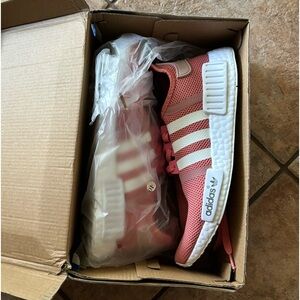 Addidas NMD R1 Women’s 7 Sneaker